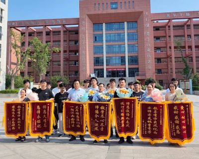 黉学英才中学九年级毕业学子感恩母校活动